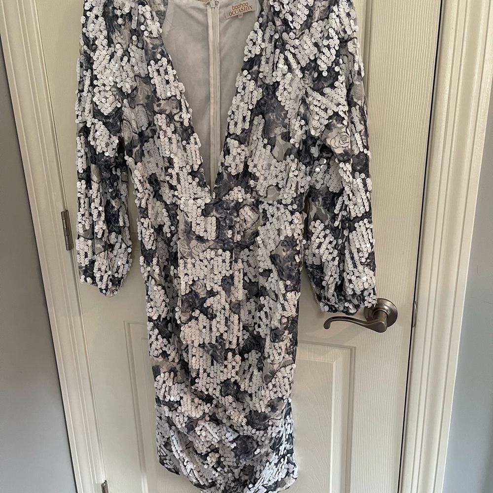 Vegas Baby! Fun Elegant Sequin Party Dress 14 with Deep V and Draped Panels - Picture 11 of 16
